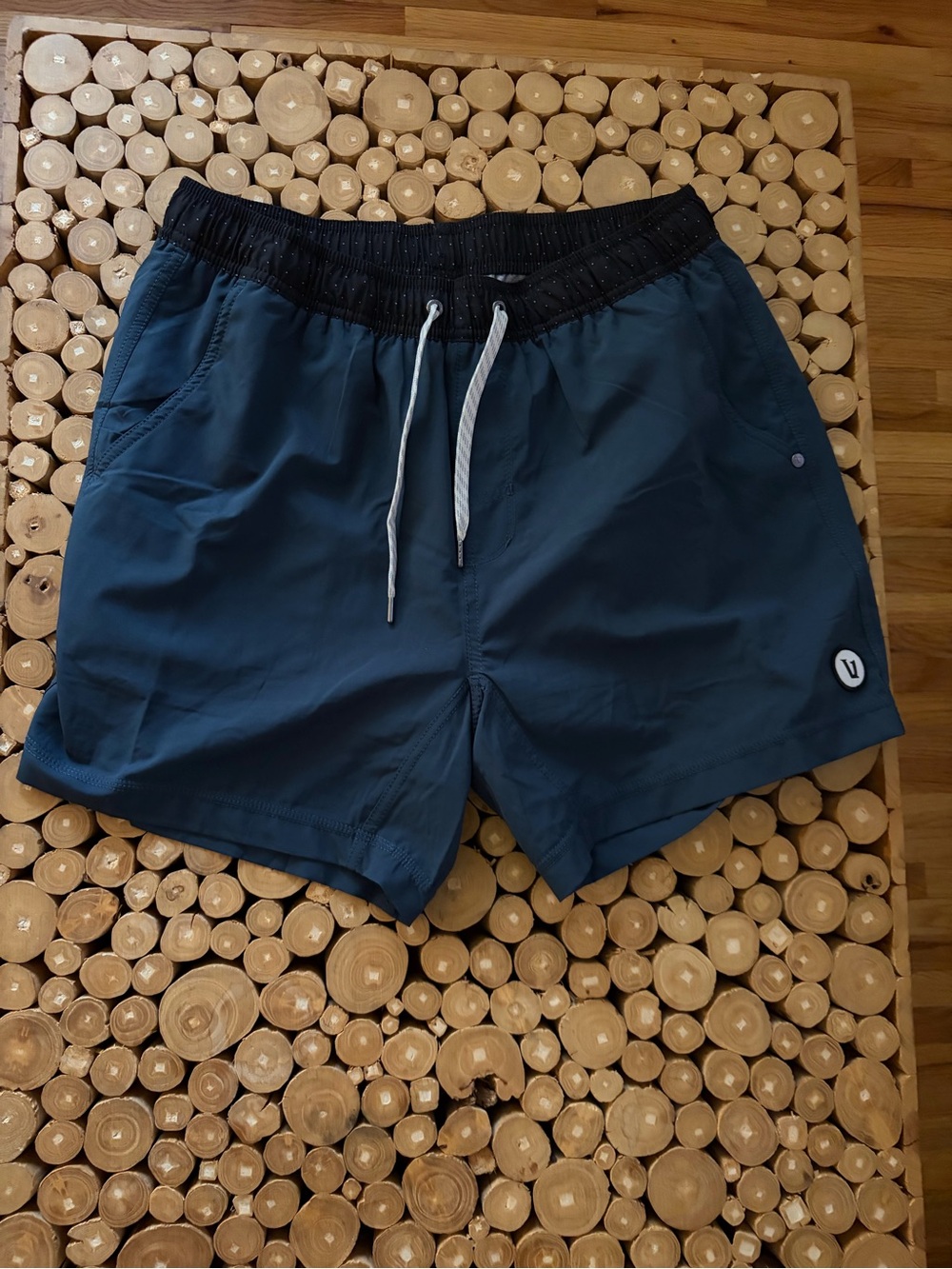 Vuori Kore 7”Men's Navy Drawstring Athletic Shorts